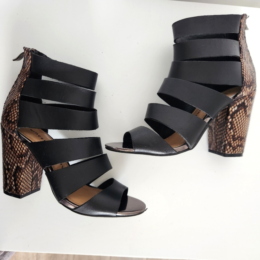 CHINESE LAUNDRY Snakeprint amd black high heels Size 37.5